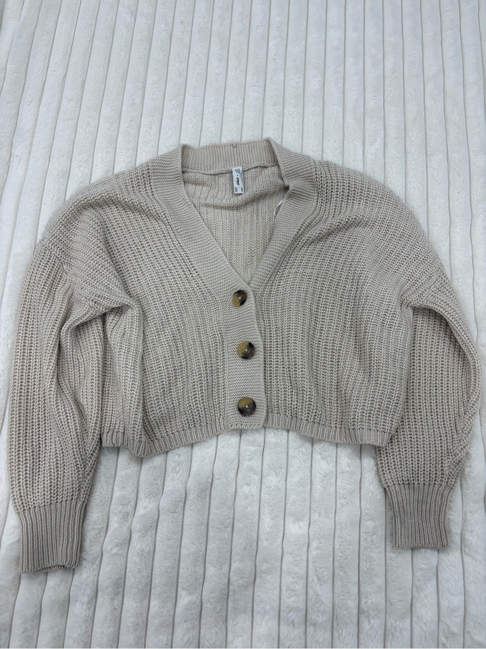Only Cropped V-Neck Button Cardigan - Beige